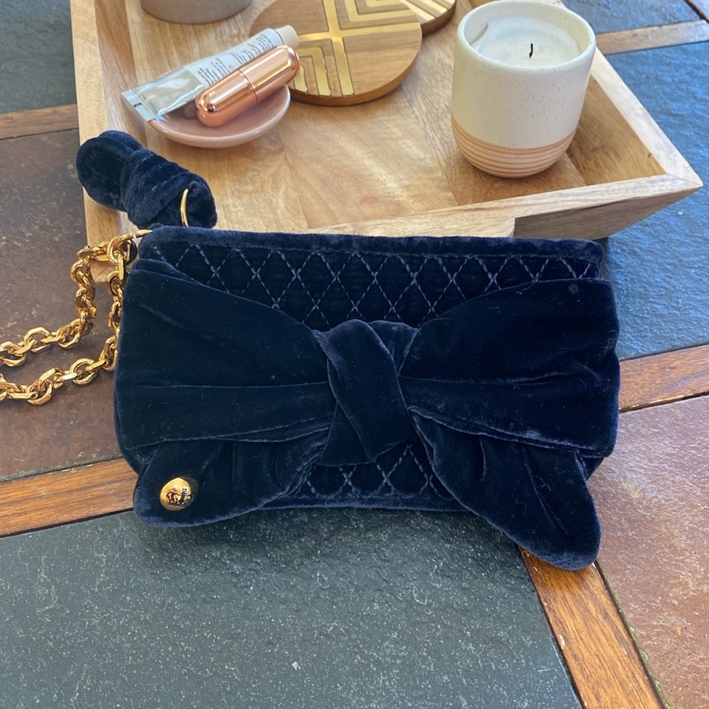 Juicy couture, navy velvet bow wristlet purse